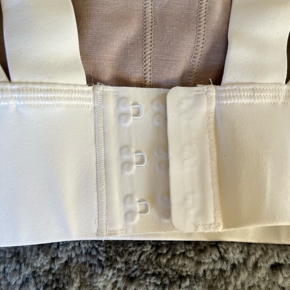 Size 2 Lululemon bra - Picture 5 of 6